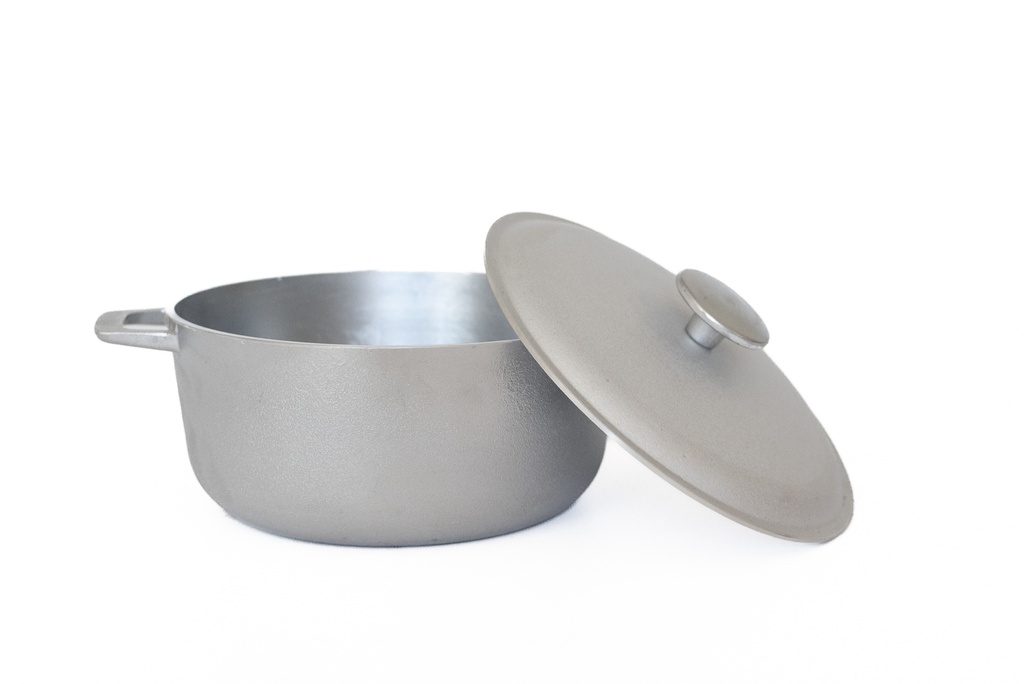 Garnek z pokrywką aluminiową, pojemność 2 l