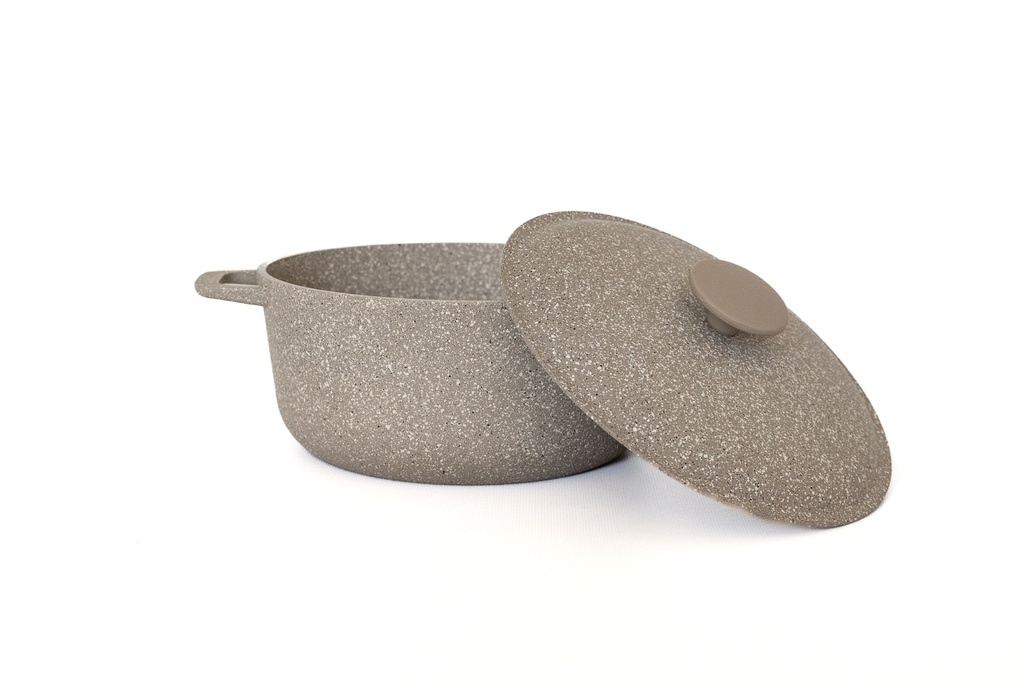 Pot 3 L with a aluminum  lid