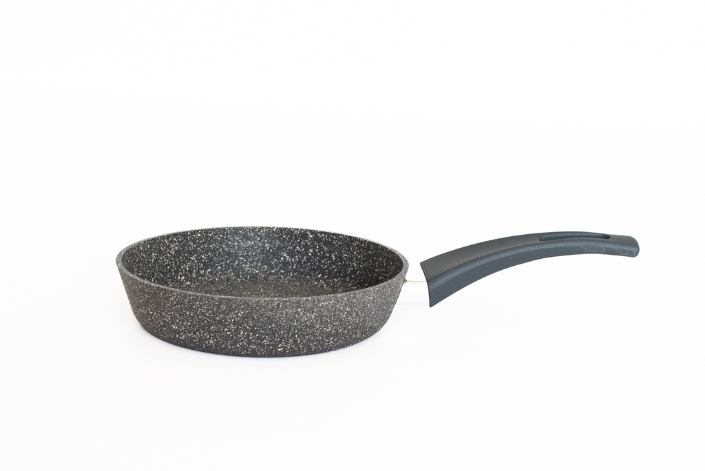 Płaski garnek bez pokrywki, śr. 220 mm.