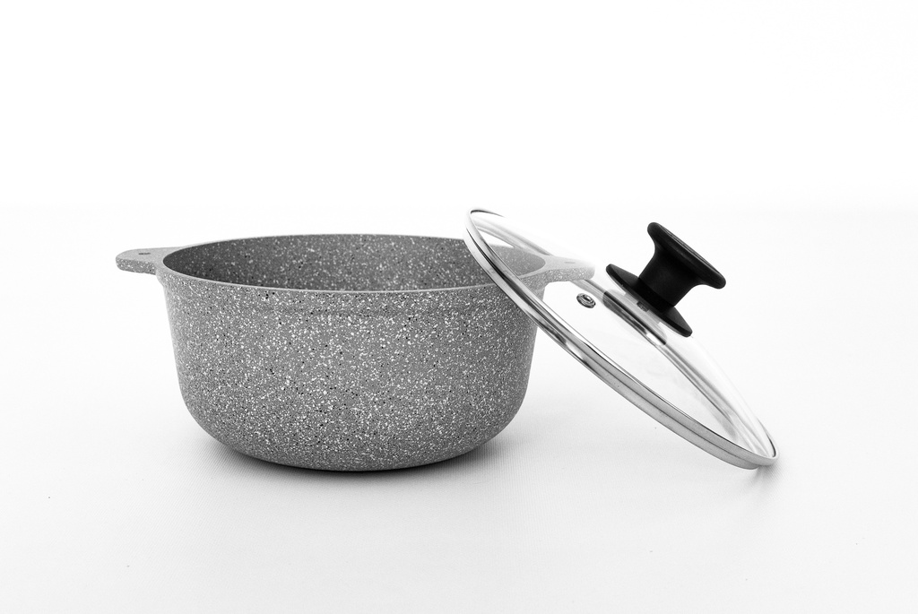 3L saucepan with non-stick coating and glass lid